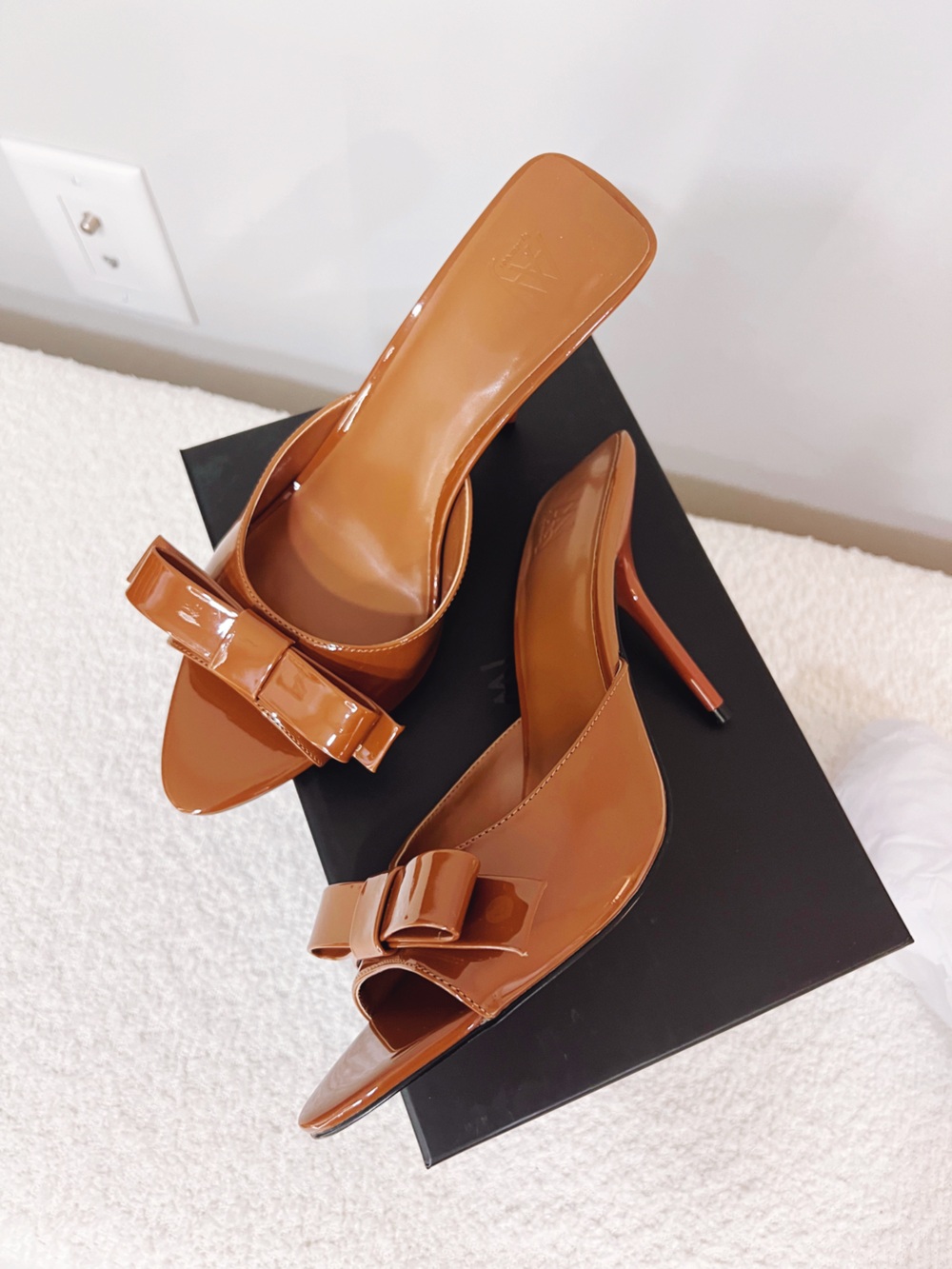 ANINAH 8.5 $195msrp Patent Leather Bow-Accent Mule Heels in Cognac